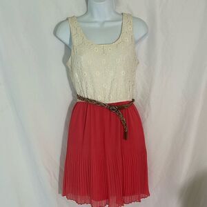 Cute dress size small with belt